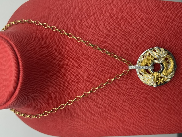 Colgante en oro con diamantes